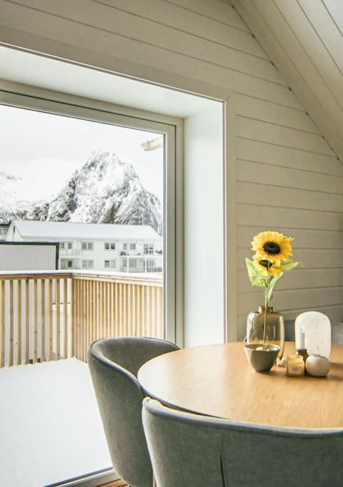 Koselig Toppleilighet Med Fantastisk Utsikt Apartment Svolvaer Bagian luar foto