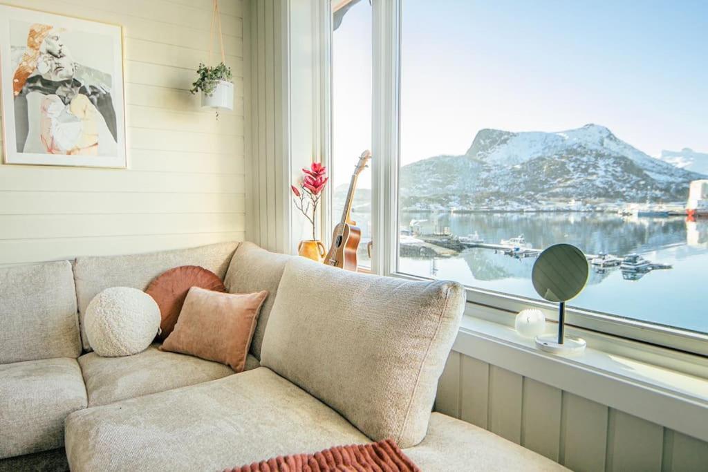 Koselig Toppleilighet Med Fantastisk Utsikt Apartment Svolvaer Bagian luar foto